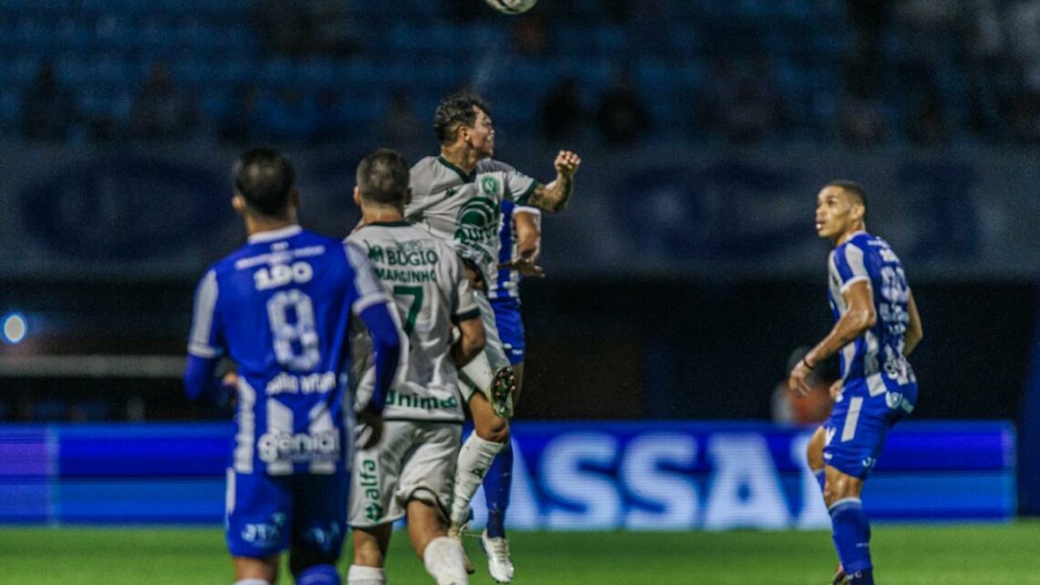 Chapecoense sofre o revés diante do Avaí no Estádio da Ressacada Chapecoense sofre o revés diante do Avaí no Estádio da Ressacada