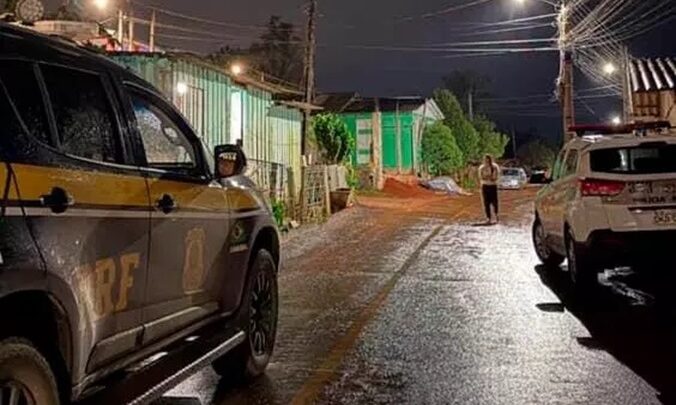 Carro furtado dentro de casa é localizado pela PRF em SC