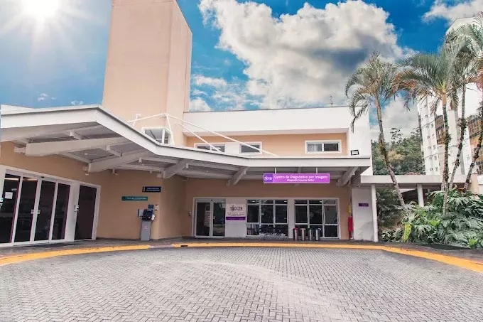 Disfarçado de paciente, homem visita hospital para tentar matar ex internada em SC Disfarçado de paciente, homem visita hospital para tentar matar ex internada em SC