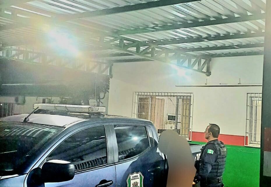 Criança é encontrada sozinha em via pública e caso termina com a prisão do pai em Chapecó Criança é encontrada sozinha em via pública e caso termina com a prisão do pai em Chapecó