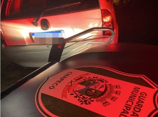 Guarda Municipal recupera veículo furtado e detém suspeito após perseguição no Parque das Palmeiras