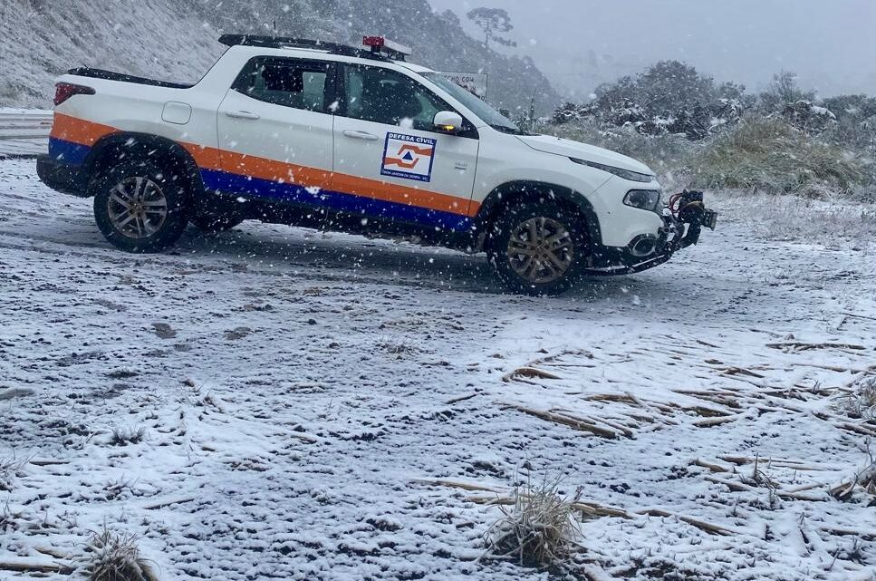Neve e frio intenso na Serra Catarinense: temperaturas abaixo de zero nesta quinta-feira Neve e frio intenso na Serra Catarinense: temperaturas abaixo de zero nesta quinta-feira