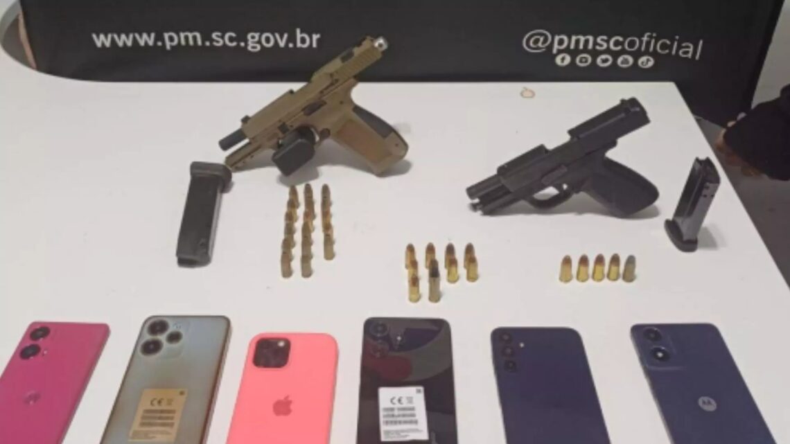 Tiros, perseguição e prisão: três homens são detidos após madrugada de tensão em Chapecó Tiros, perseguição e prisão: três homens são detidos após madrugada de tensão em Chapecó