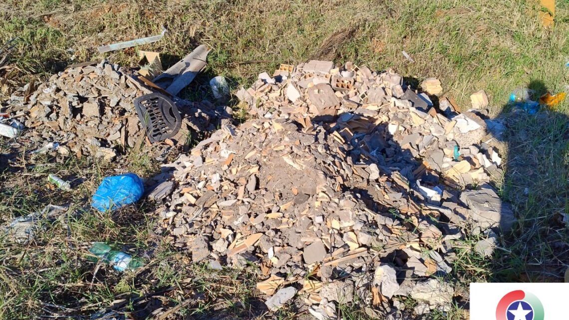 Crime ambiental é flagrado em Xanxerê: homem é pego jogando lixo em terreno baldio