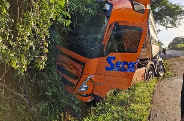 Acidente de trânsito é registrado na SC-496 em Descanso: apenas danos materiais