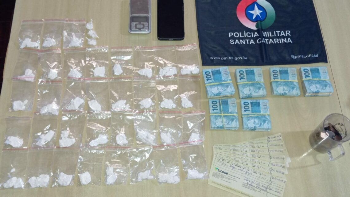 Homem é preso por tráfico de drogas em Arroio Trinta Homem é preso por tráfico de drogas em Arroio Trinta