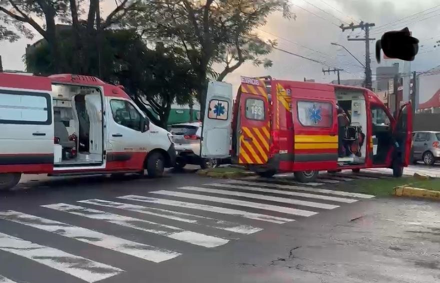 Mulher é atropelada por ônibus e sofre traumatismo craniano em Chapecó Mulher é atropelada por ônibus e sofre traumatismo craniano em Chapecó