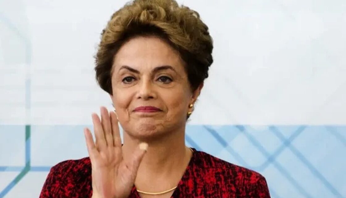 Comissão aprova anistia de Dilma e indenização de R$ 100 mil Comissão aprova anistia de Dilma e indenização de R$ 100 mil