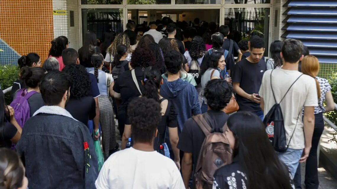 Senado aprova cota de 30% para negros e indígenas em concursos públicos Senado aprova cota de 30% para negros e indígenas em concursos públicos