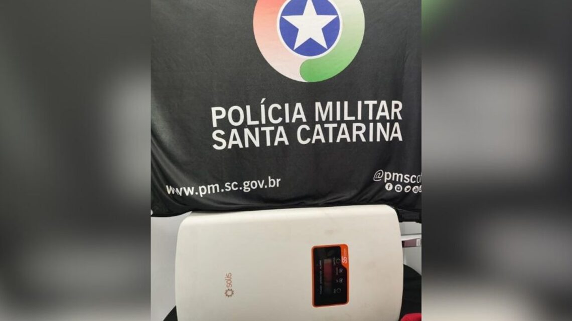 Homens são presos por furto de inversor de energia solar e fios em São Miguel do Oeste Homens são presos por furto de inversor de energia solar e fios em São Miguel do Oeste
