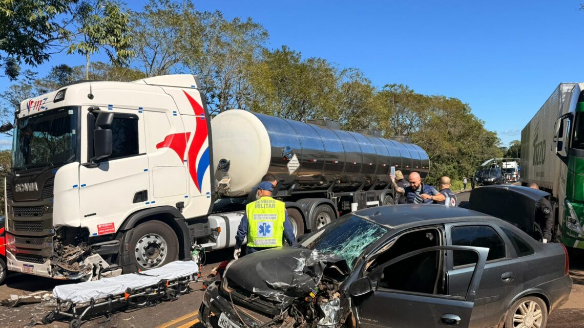 Mulher morre em trágica colisão entre carro e caminhão na SC-480 em Chapecó