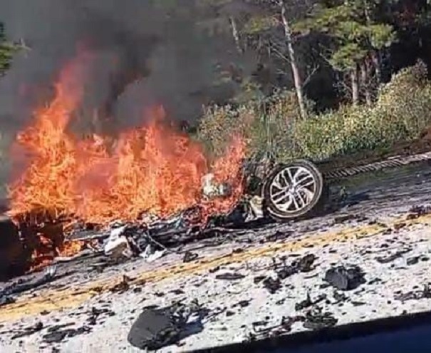Uma pessoa morre carbonizada em acidente na SC-114 Uma pessoa morre carbonizada em acidente na SC-114