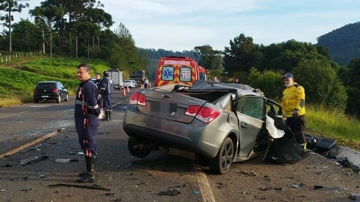 Colisão frontal na BR-282 em São José do Cerrito deixa dois mortos