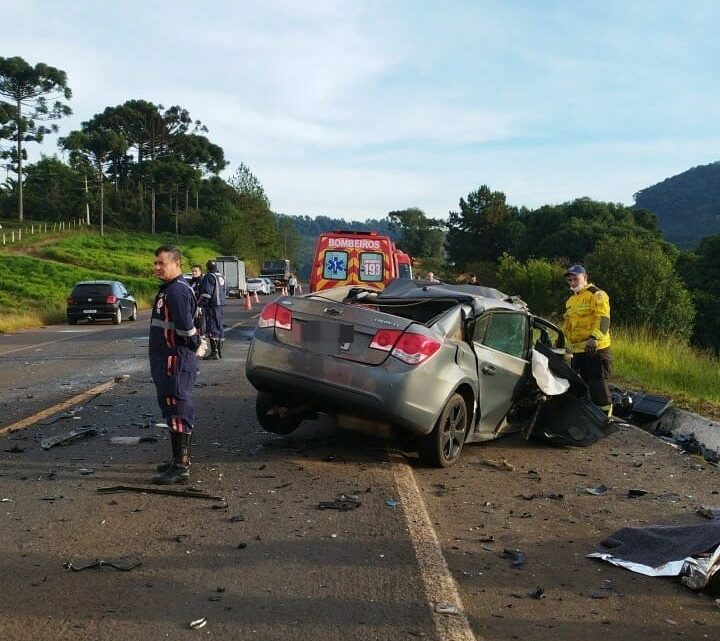 Colisão frontal na BR-282 em São José do Cerrito deixa dois mortos