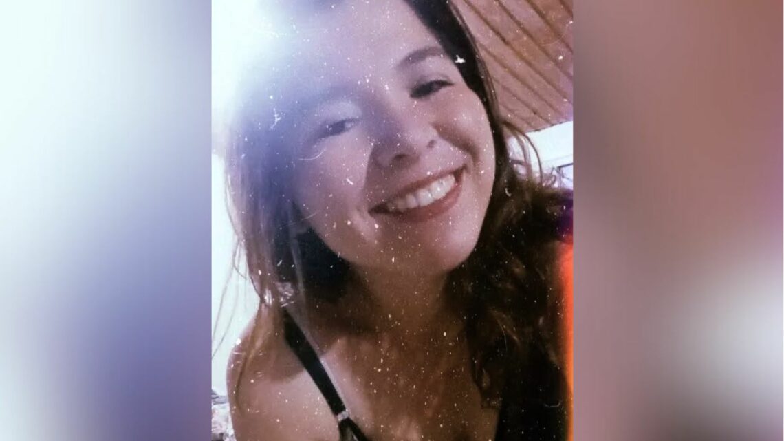 Jovem morre e outro fica ferido ao colidir de moto com carreta em SC Jovem morre e outro fica ferido ao colidir de moto com carreta em SC