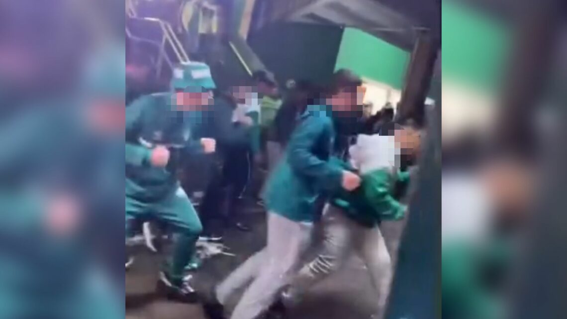 Confusão entre torcidas organizadas gera tumulto e mobiliza polícia na Arena Condá em Chapecó Confusão entre torcidas organizadas gera tumulto e mobiliza polícia na Arena Condá em Chapecó
