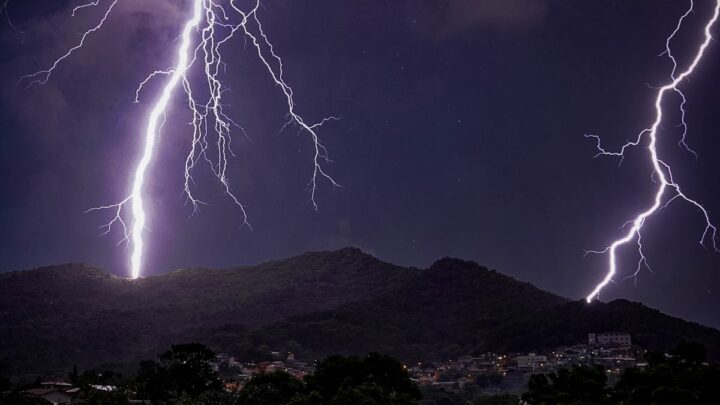 SC tem previsão de chuva intensa e risco de temporais entre quinta e sexta-feira