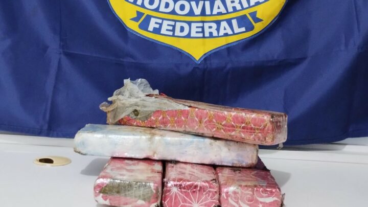 PRF apreende mais de 4 kg de maconha após perseguição na BR-282 em Lages