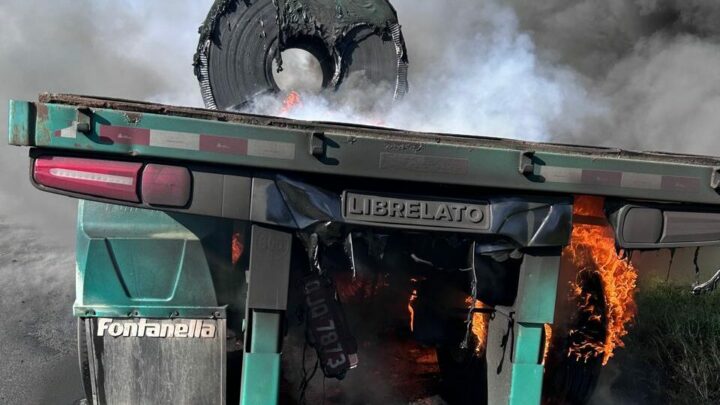 Caminhão pega fogo na BR-376 e mobiliza bombeiros; veja imagens