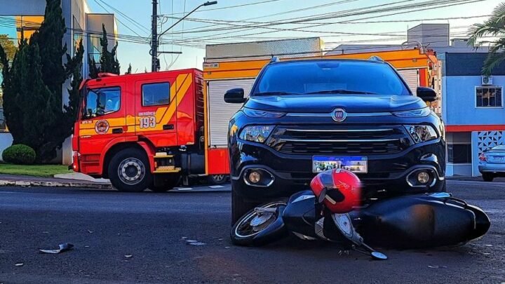 Colisão entre carro e moto deixa mulher ferida em Dionísio Cerqueira