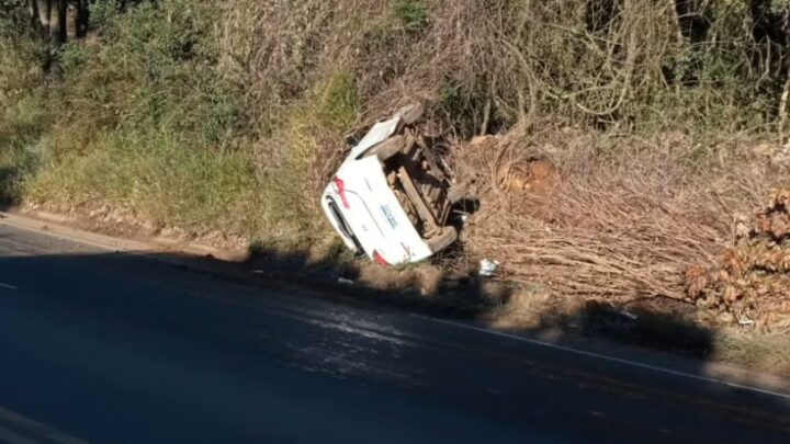Gelo na pista causa capotamento na SC-135