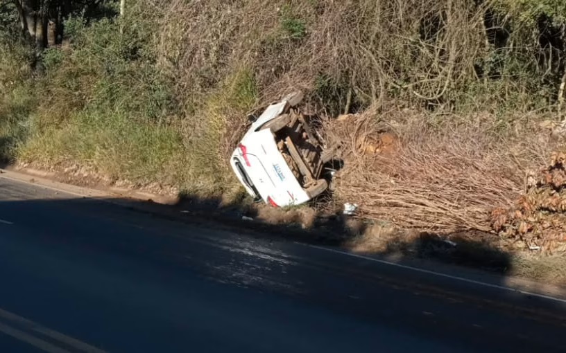 Gelo na pista causa capotamento na SC-135 Gelo na pista causa capotamento na SC-135