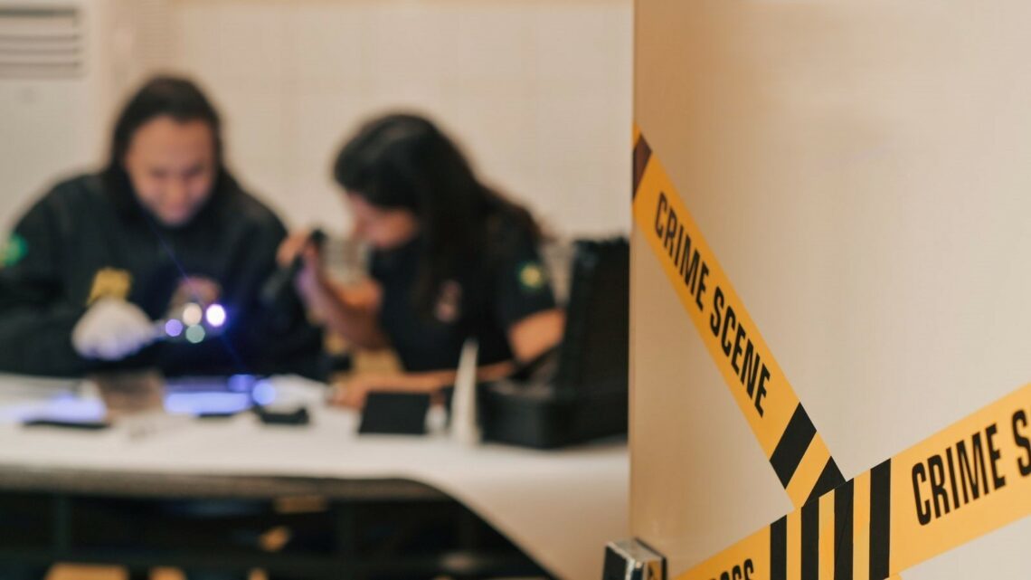 Homem é preso suspeito de armazenar material de abuso sexual infantojuvenil em SC Homem é preso suspeito de armazenar material de abuso sexual infantojuvenil em SC