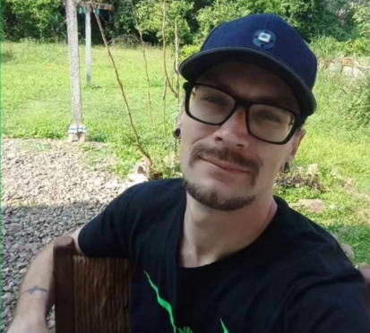 Homem morre após levar bolada durante jogo de futebol em SC