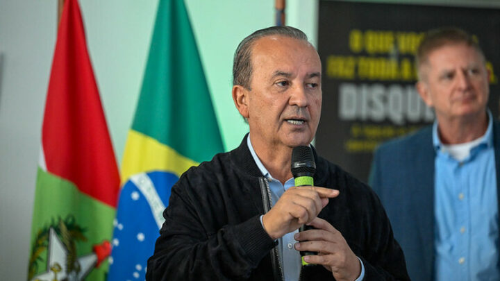 Jorginho anuncia aumento de 11% para os professores estaduais