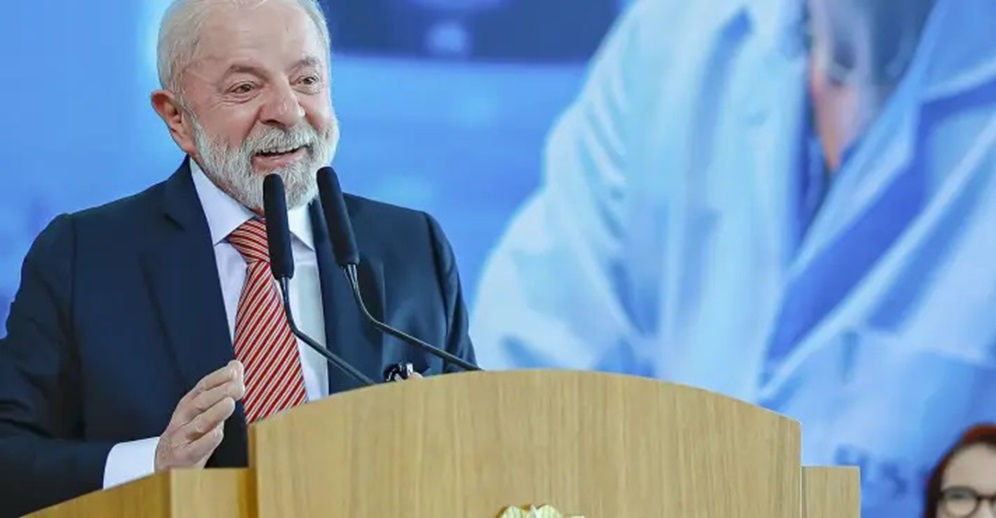Reprovação de Lula cresce para 56%, segundo PoderData