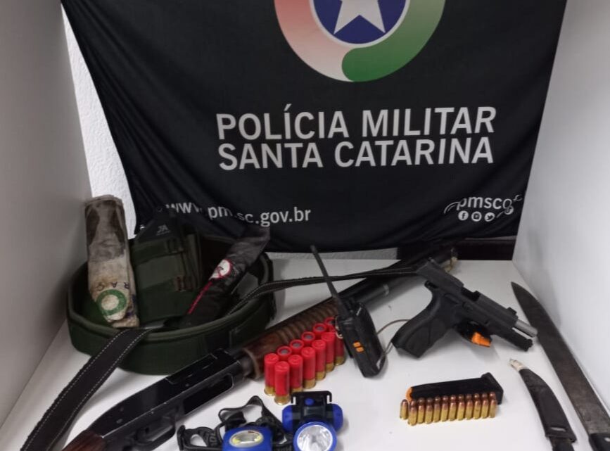 Polícia Militar Ambiental prende homem em flagrante por porte ilegal de arma de fogo e caça de animais silvestres Polícia Militar Ambiental prende homem em flagrante por porte ilegal de arma de fogo e caça de animais silvestres