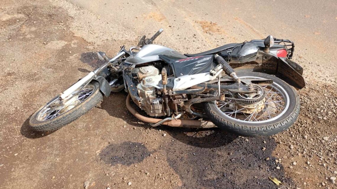 Jovem de 19 anos fica ferido após colisão entre moto e carro no Oeste de SC Jovem de 19 anos fica ferido após colisão entre moto e carro no Oeste de SC