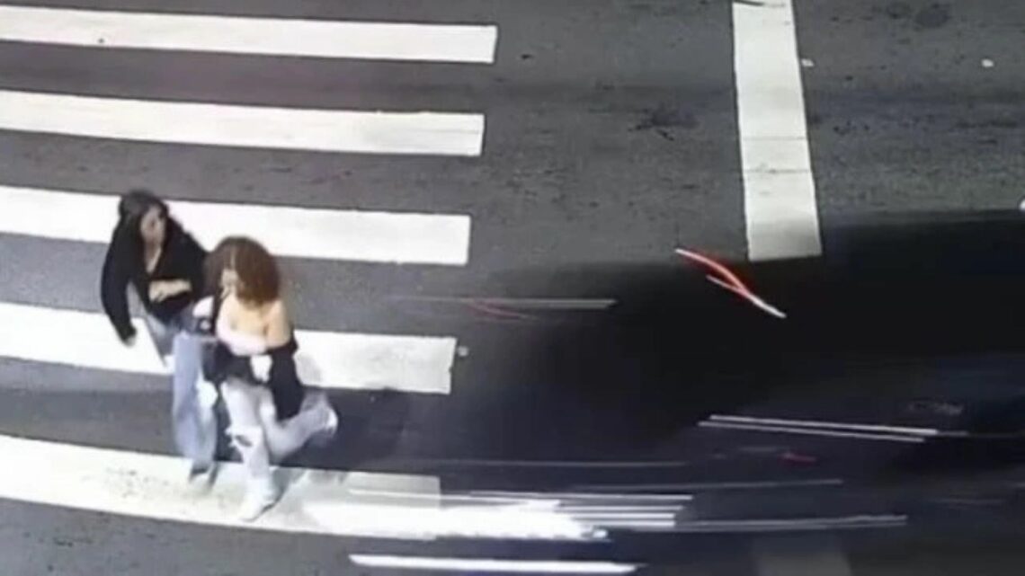 Laudo aponta que motorista que atropelou e matou amigas estava a mais de 100km/h Laudo aponta que motorista que atropelou e matou amigas estava a mais de 100km/h