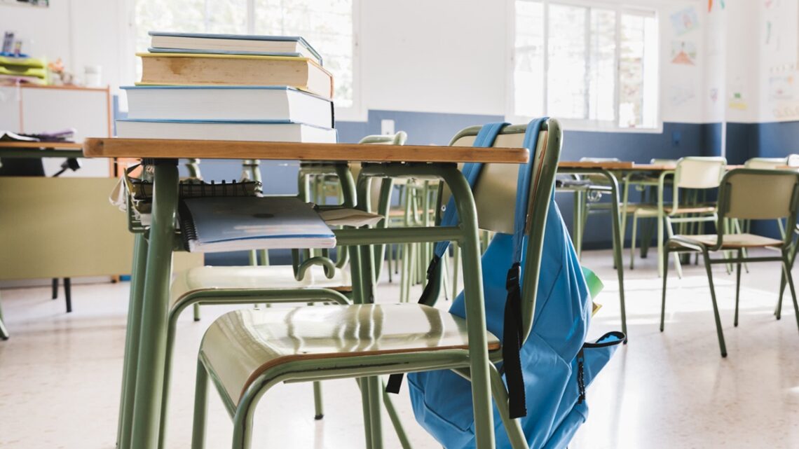Professora denuncia ameaça de morte feita por aluno de 14 anos em SC Professora denuncia ameaça de morte feita por aluno de 14 anos em SC