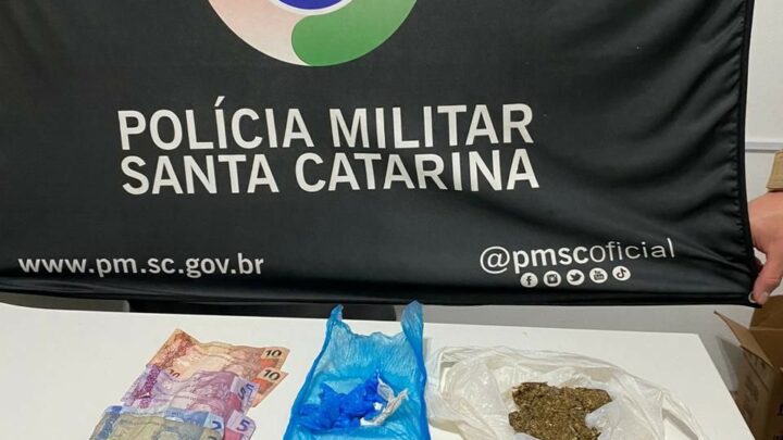 Homem é preso por tráfico de drogas após tentar fugir da polícia em Chapecó
