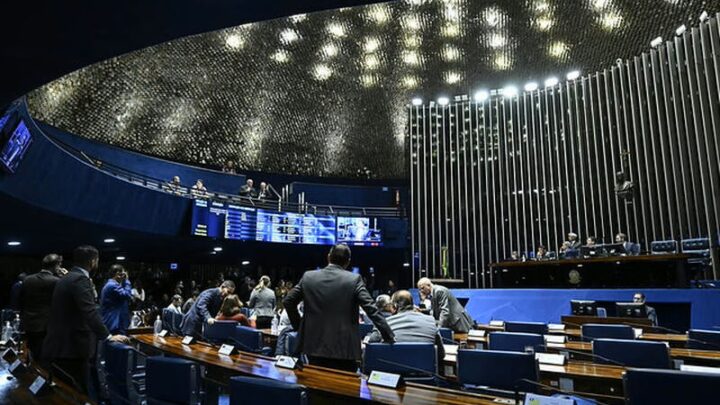 Senado aprova o absurdo aumento do número de deputados federais