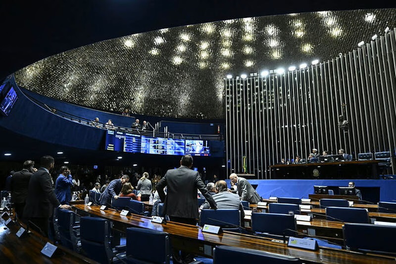 Senado aprova o absurdo aumento do número de deputados federais Senado aprova o absurdo aumento do número de deputados federais
