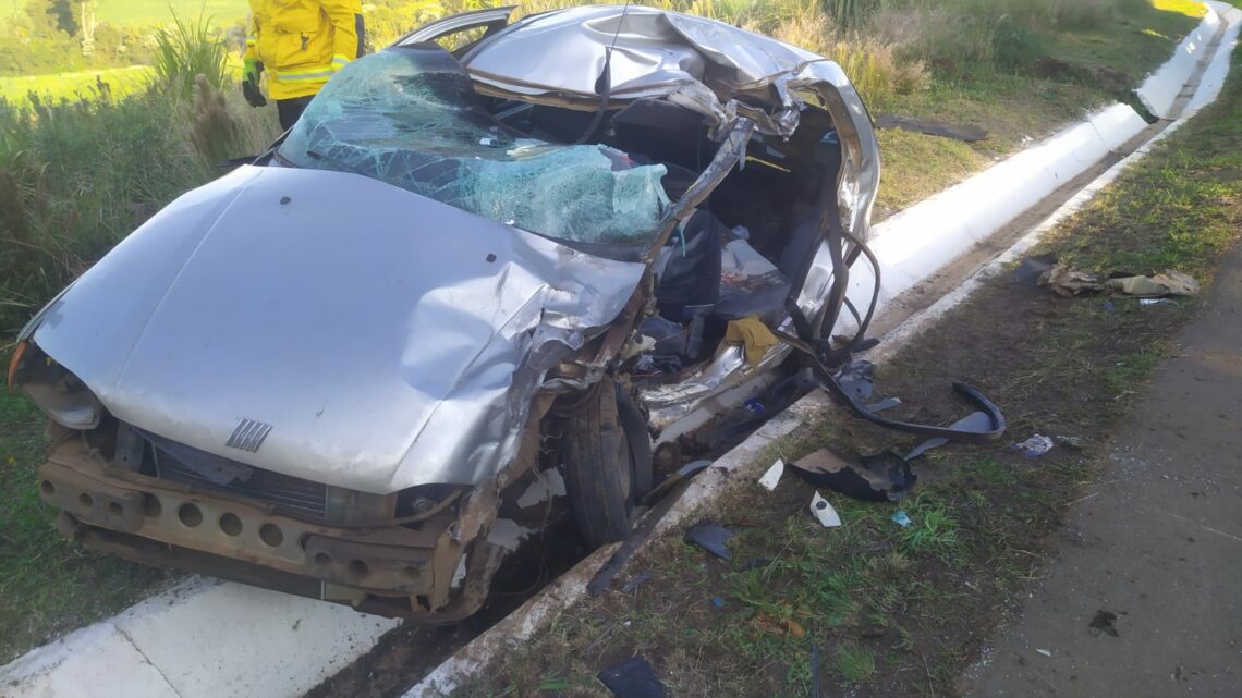 Grave acidente na BR-282 em Xanxerê deixa uma vítima fatal e duas pessoas feridas; veja as imagens Grave acidente na BR-282 em Xanxerê deixa uma vítima fatal e duas pessoas feridas; veja as imagens