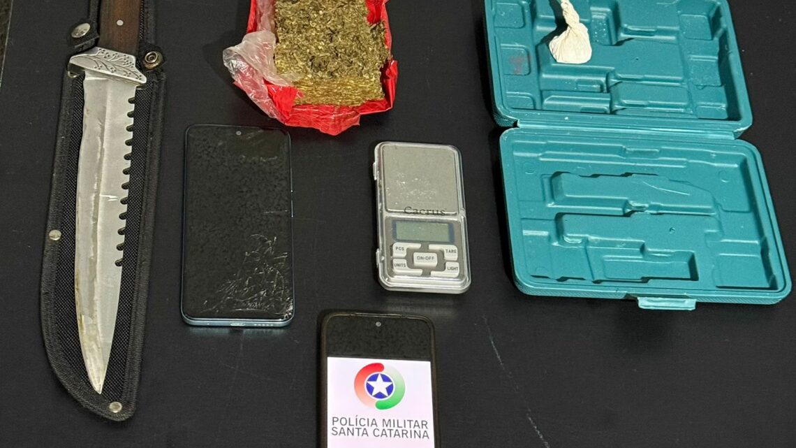 Polícia Militar apreende drogas em residência em Pinhalzinho Polícia Militar apreende drogas em residência em Pinhalzinho