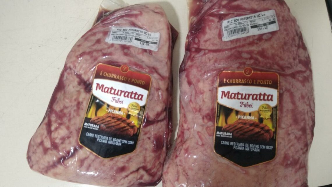 Homem é preso após furtar peças de picanha em supermercado de Blumenau Homem é preso após furtar peças de picanha em supermercado de Blumenau