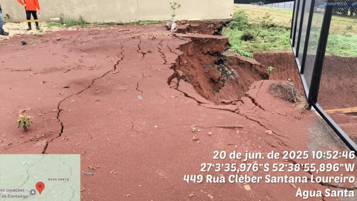 Prefeitura e Defesa Civil de Chapecó atenderam ocorrências devido à chuva Prefeitura e Defesa Civil de Chapecó atenderam ocorrências devido à chuva