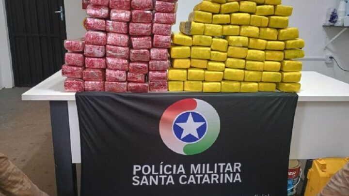 Polícia apreende mais de 86 kg de maconha em veículo que seguia para Chapecó