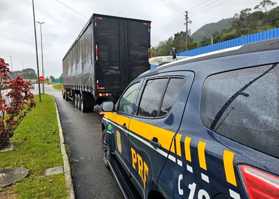 Motorista que desviou carga de R$ 1,5 milhão e simulou assalto é preso em SC