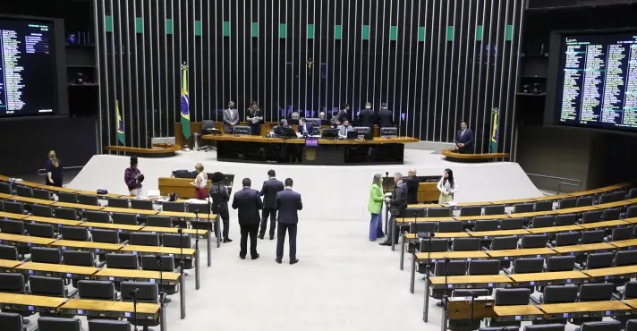 Datafolha: 76% dos brasileiros são contra aumento no número de deputados Datafolha: 76% dos brasileiros são contra aumento no número de deputados
