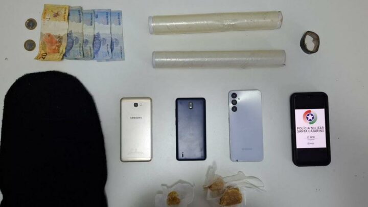 Homem é preso por tráfico de drogas em Chapecó; suspeito usava tornozeleira eletrônica