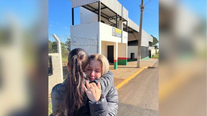 Após quase 2 anos em liberdade, mulher que matou marido e colocou corpo em freezer volta à prisão