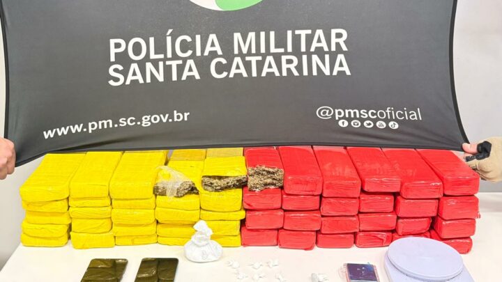 Jovem é presa e adolescente é apreendido por tráfico de drogas em Joaçaba