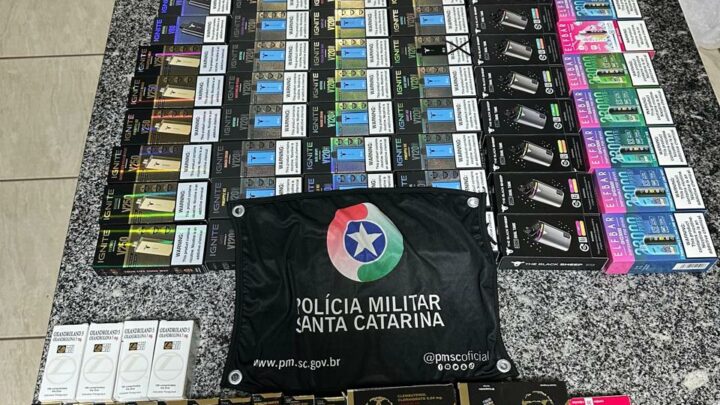 Passageiro é preso com cigarros eletrônicos e anabolizantes durante fiscalização em ônibus no Oeste