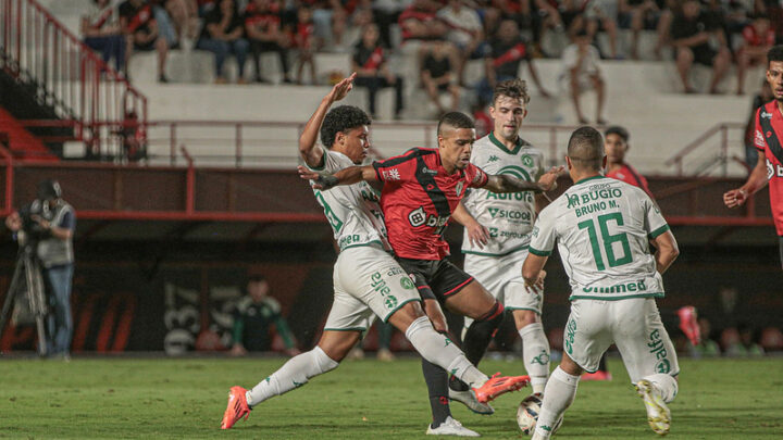 Chapecoense empata com o Atlético-GO no Antônio Accioly