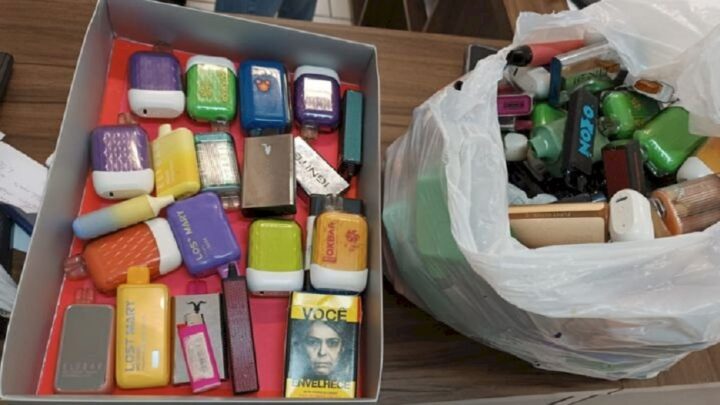 Polícia Militar recolhe 150 cigarros eletrônicos em escola em SC